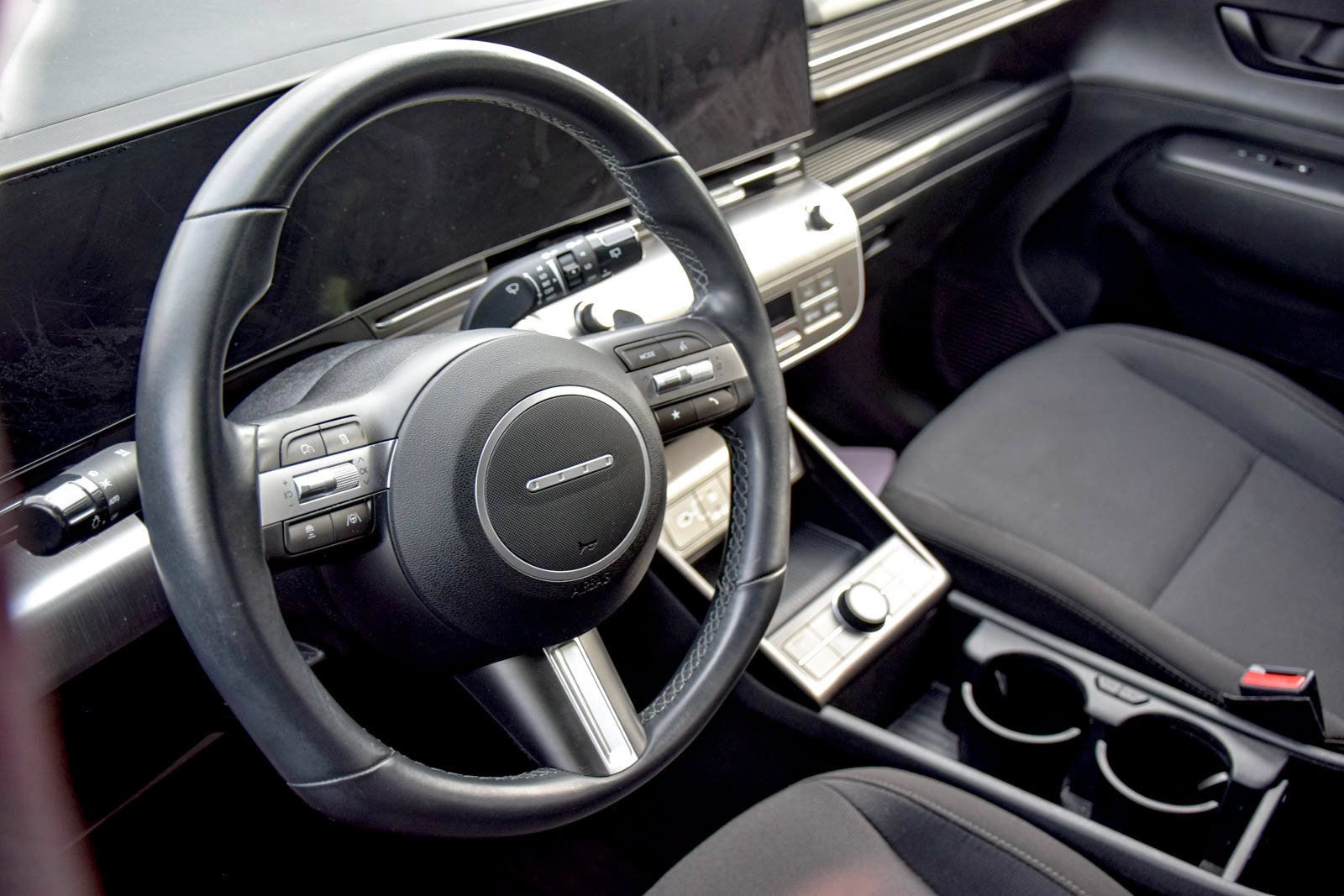 Used 2024 Hyundai Kona SEL FWD image 11