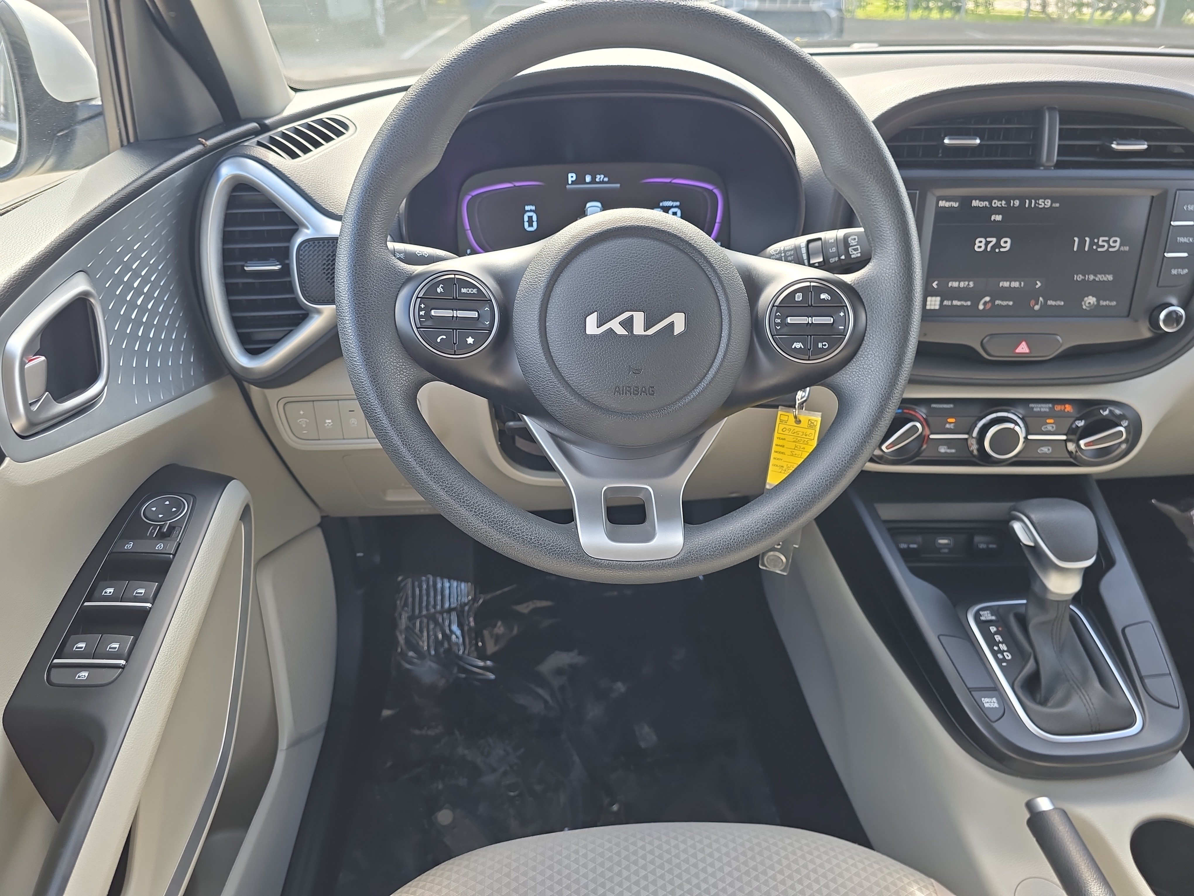 Certified 2025 Kia Soul LX w/ LX Technology Package FWD image 13