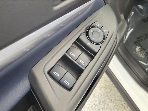 Used 2023 Chevrolet Bolt EUV Premier FWD image 29