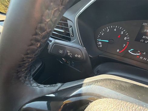 Used 2022 Ford Escape SE w/ SE Sport Appearance Package image 27