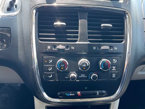 Used 2014 Dodge Grand Caravan SE w/ Quick Order Package 29E SE FWD image 12