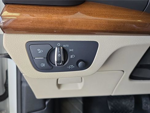 Used 2024 Audi Q5 2.0T Premium image 23