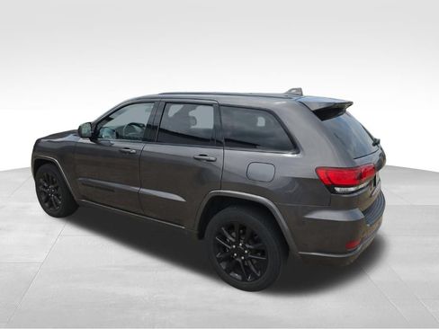 Used 2021 Jeep Grand Cherokee Laredo X RWD image 10