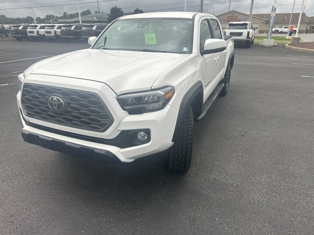 Used 2021 Toyota Tacoma TRD Off-Road w/ Technology Package AWD/4WD image 4