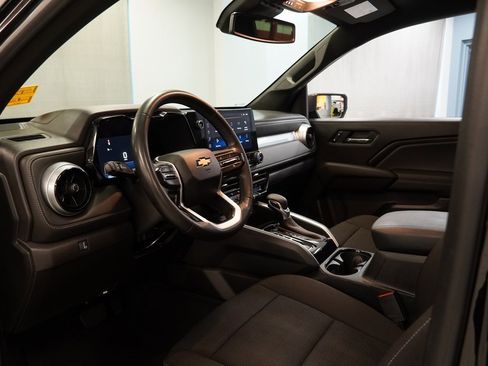 Used 2023 Chevrolet Colorado LT w/ LT Convenience Package II image 6