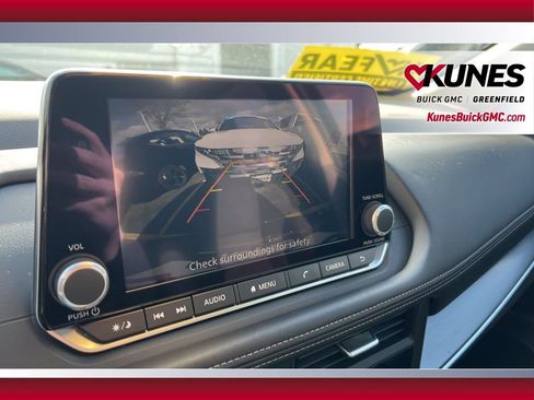 Used 2025 Nissan Rogue SV image 28