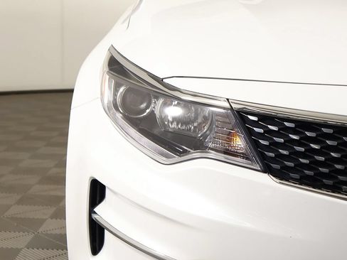Used 2018 Kia Optima EX w/ Premium Package FWD image 13