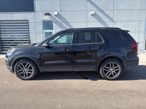 Used 2018 Ford Explorer Sport image 3