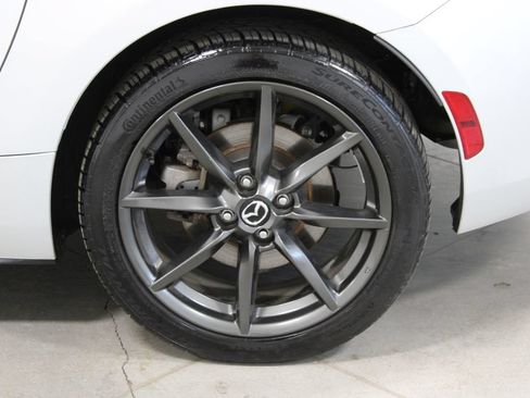 Used 2016 MAZDA MX-5 Miata Club RWD image 14