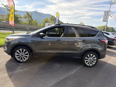 Used 2018 Ford Escape SE FWD image 8