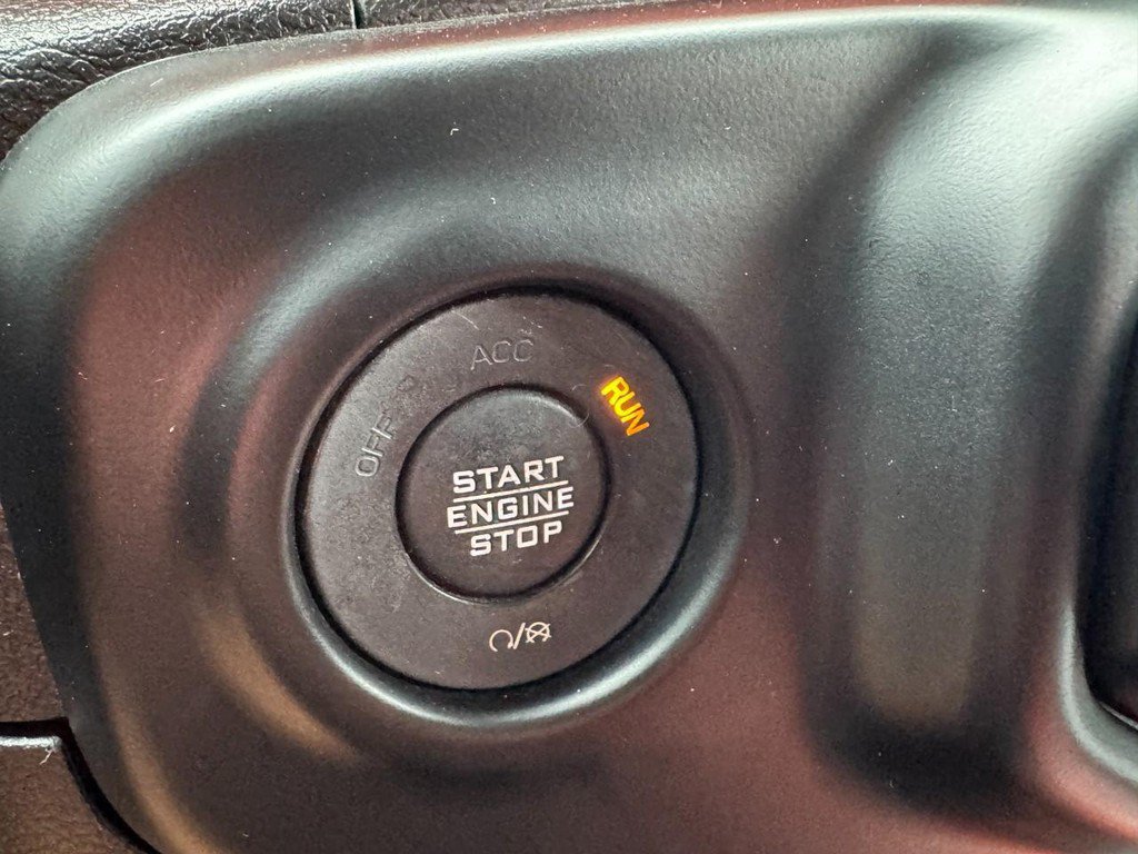 Used 2020 Jeep Wrangler Sport AWD/4WD image 19