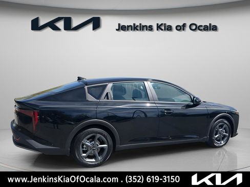 New 2025 Kia K4 LXS image 3