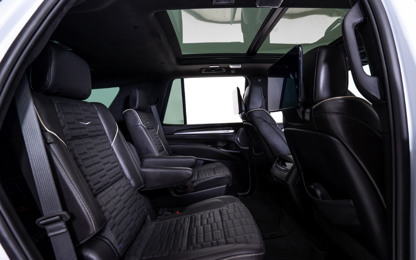 Used 2026 Cadillac Escalade V w/ LPO, Floor Liner Package AWD/4WD image 19