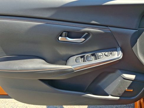 Used 2023 Nissan Sentra SR w/ SR Premium Package FWD image 15