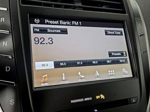 Certified 2019 Lincoln MKC Reserve w/ MKC Climate Package image 18