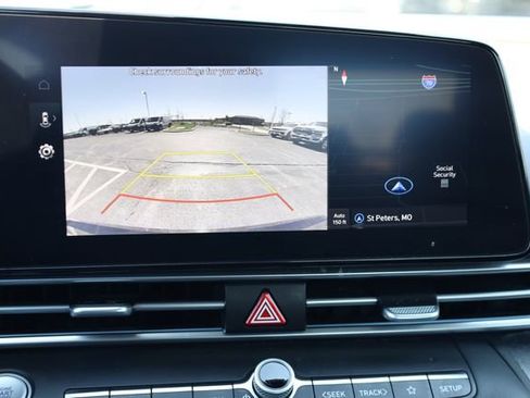 Used 2024 Hyundai Elantra SEL w/ Convenience Package image 17