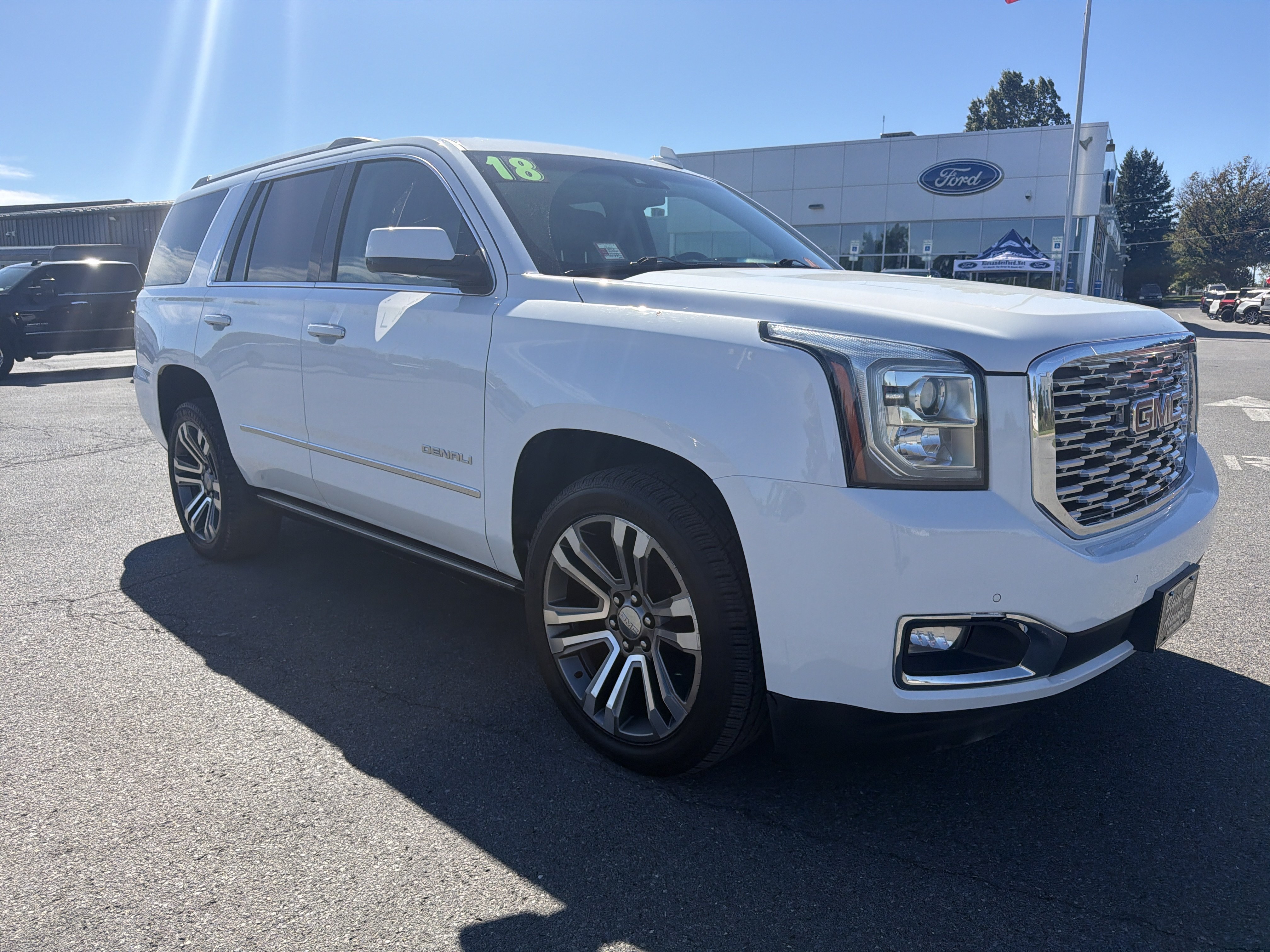 Used 2018 GMC Yukon Denali w/ Denali Ultimate Package AWD/4WD image 1