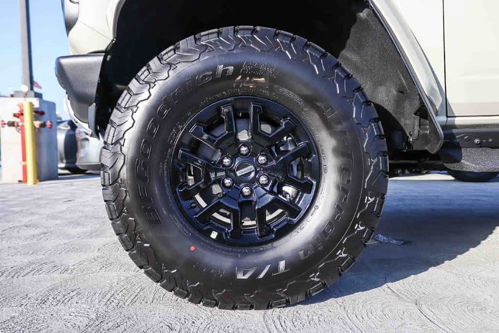 New 2026 Ford Bronco Raptor w/ Interior Carbon Fiber Pack AWD/4WD image 11