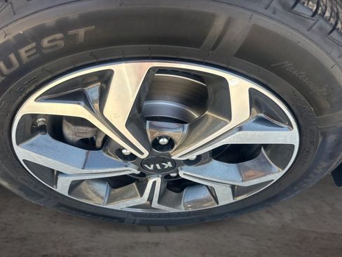 Used 2020 Kia Forte LXS FWD image 18
