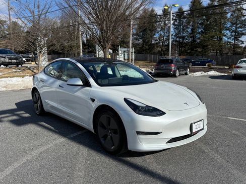 Used 2023 Tesla Model 3 Standard Range image 5