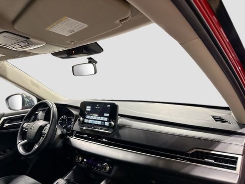 Used 2022 Mitsubishi Outlander SE image 28