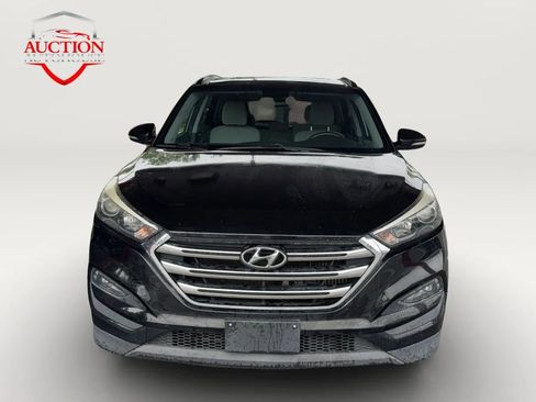 Used 2018 Hyundai Tucson Value w/ Cargo Package FWD image 1