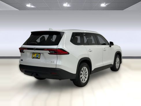 Used 2024 Toyota Grand Highlander AWD image 7