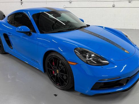 Used 2022 Porsche 718 Cayman GTS RWD image 2