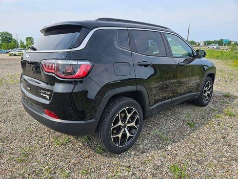 Used 2025 Jeep Compass Limited AWD/4WD image 7