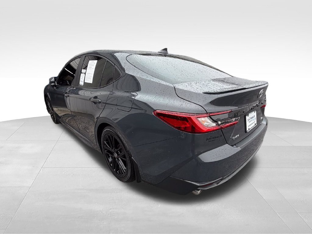 Used 2025 Toyota Camry SE FWD image 4