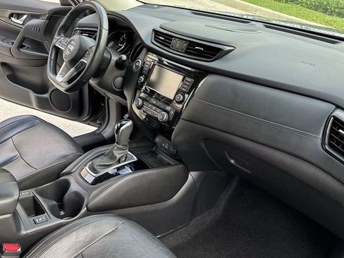 Used 2018 Nissan Rogue SL w/ Premium Package image 33