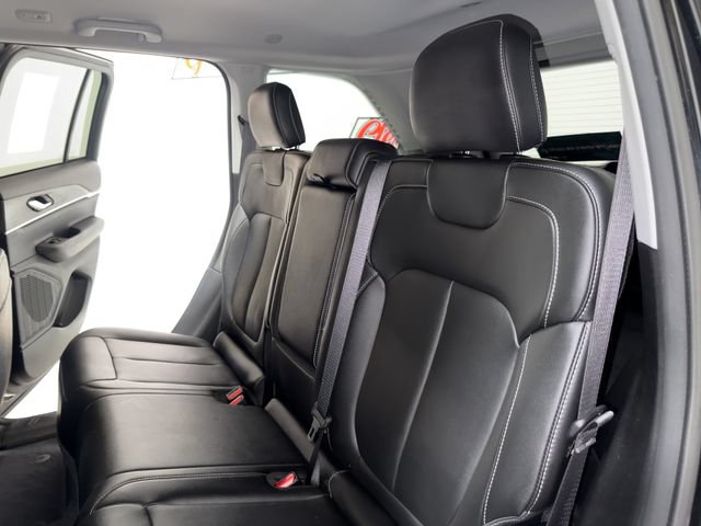 Used 2023 Jeep Grand Cherokee Limited RWD image 16