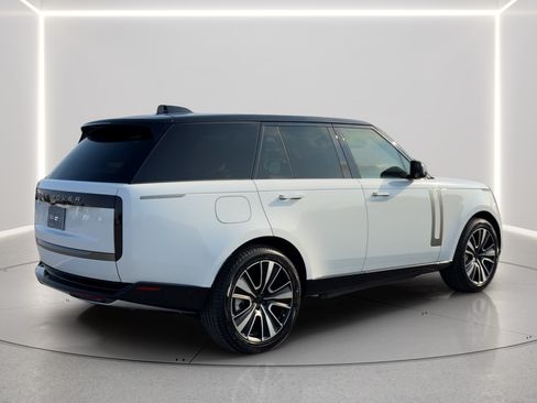 Used 2026 Land Rover Range Rover SE AWD/4WD image 5