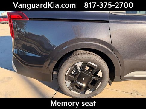 Certified 2026 Kia Carnival EX FWD image 10