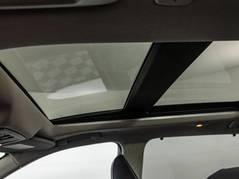 Used 2024 Nissan Rogue SV w/ SV Premium Package image 27