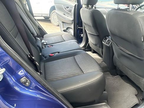 Used 2018 Nissan Rogue SV FWD image 30