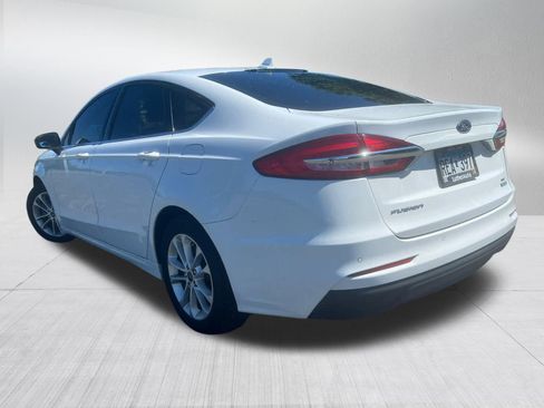 Used 2020 Ford Fusion SE FWD image 5