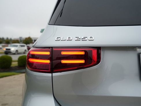 Used 2026 Mercedes-Benz GLB 250 4MATIC image 14