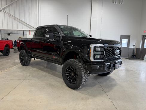 New 2026 Ford F250 Lariat w/ Black Appearance Package AWD/4WD image 4