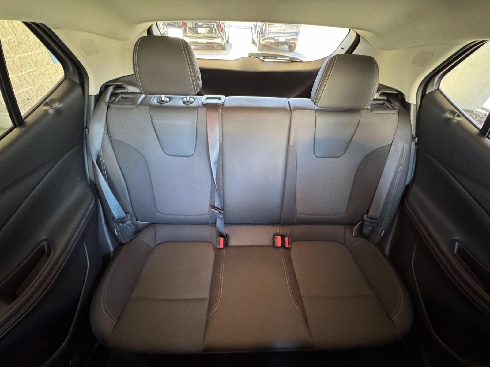 Used 2025 Buick Encore GX Preferred AWD/4WD image 37
