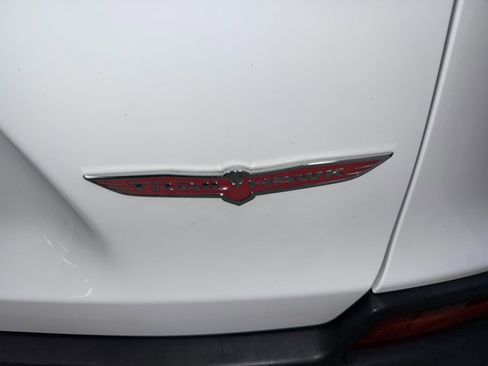 Used 2019 Jeep Cherokee Trailhawk w/ Cold Weather Group image 34