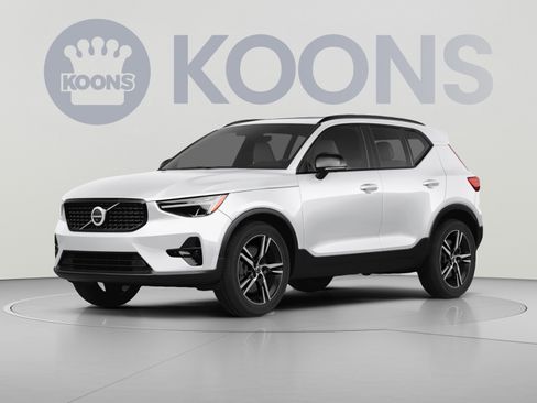 New 2026 Volvo XC40 B5 Core AWD/4WD image 1
