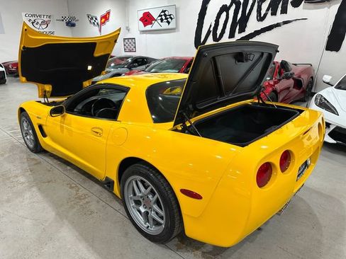 Used 2004 Chevrolet Corvette Z06 w/ Memory Package RWD image 24