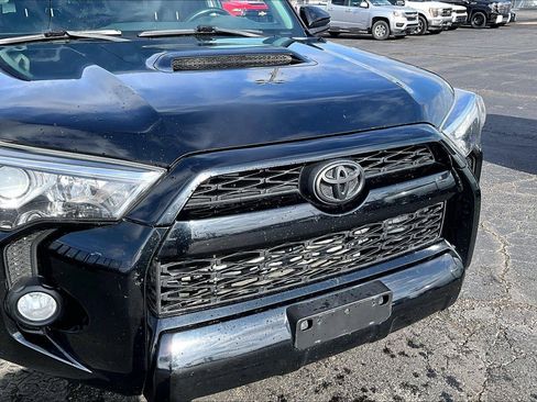 Used 2019 Toyota 4Runner TRD Off-Road Premium AWD/4WD image 3