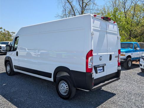 Used 2025 RAM ProMaster 2500 w/ Convenience Group image 3