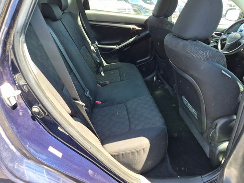 Used 2009 Pontiac Vibe w/ Preferred Package FWD image 27