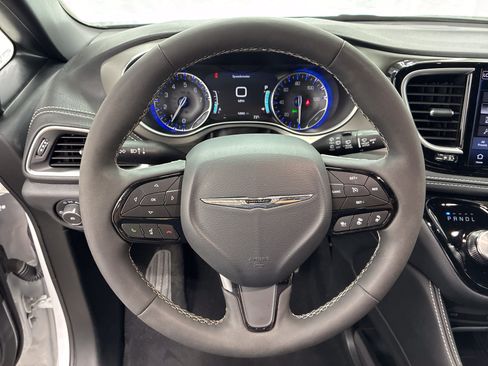 Used 2024 Chrysler Pacifica Limited w/ Uconnect Theater Family Group AWD/4WD image 24