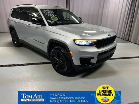 Used 2024 Jeep Grand Cherokee L Laredo AWD/4WD image 1
