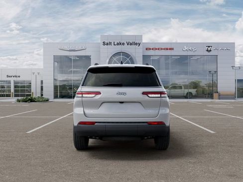 New 2026 Jeep Grand Cherokee L Limited w/ Limited Altitude Package AWD/4WD image 7