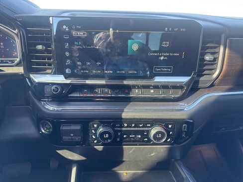 Used 2023 Chevrolet Silverado 1500 High Country w/ High Country Premium Package image 15